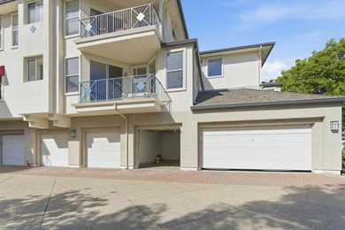 Beautifully updated 2 bd/2 ba condo in the desirable Redwood - photo 25