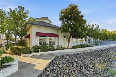 Beautifully updated 2 bd/2 ba condo in the desirable Redwood - photo 31