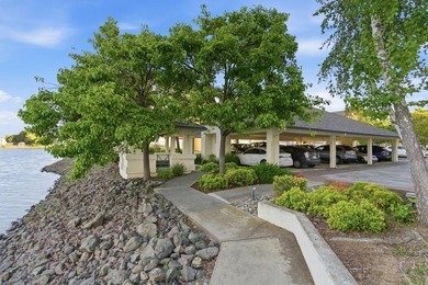 Beautifully updated 2 bd/2 ba condo in the desirable Redwood - photo 32