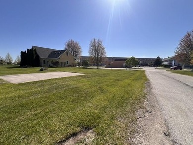 Ready to build single family style condominium. Updated building - photo 1