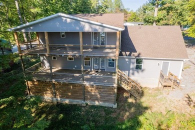 The lake is calling! Discover tranquility & luxury in this - photo 4