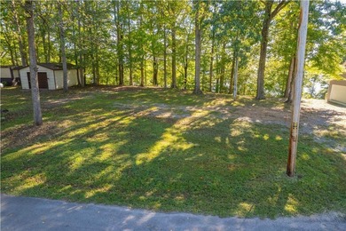 The lake is calling! Discover tranquility & luxury in this - photo 8