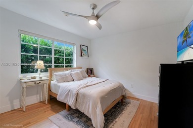 Completely remodeled 3/2 Coral Gables home on charming Catalonia - photo 11