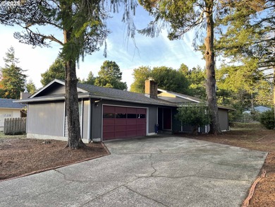 Siuslaw River Home For Sale in Florence Oregon