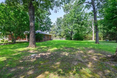 Enjoy easy access to Bull Shoals Lake and the White River from - photo 29