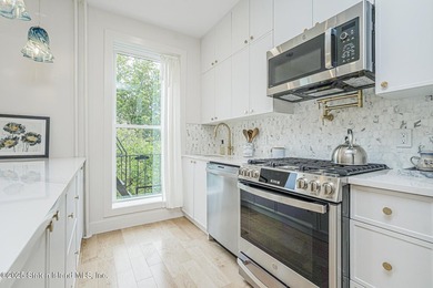 Welcome to 645 Carroll Street! This stunning and impeccably - photo 30