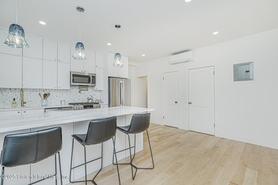 Welcome to 645 Carroll Street! This stunning and impeccably - photo 32