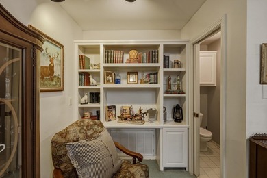 This beautiful maintained 2-bedrom, 2.5 bath home with a 2-car - photo 10
