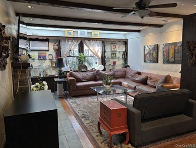 3 CRESTWOOD PLACE - MINT COLONIAL ON A WONDERFUL QUIET BLOCK - photo 5