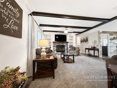 Experience an ideal blend of modern comfort and mountain living - photo 3