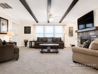 Experience an ideal blend of modern comfort and mountain living - photo 4