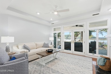 Ooo la la! Newly Renovated, Open Concept and a SHOW STOPPER! - photo 12