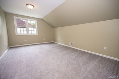 Welcome to 45 Sunset Creek Drive in West Seneca! This spacious - photo 21