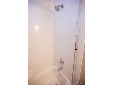 Welcome to 45 Sunset Creek Drive in West Seneca! This spacious - photo 25
