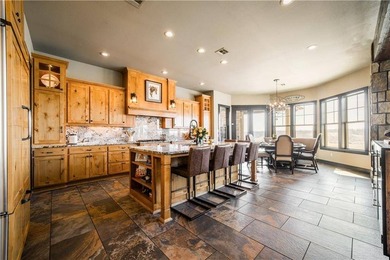 Stunning 40-acre one-of-a-kind equestrian estate with panoramic - photo 6