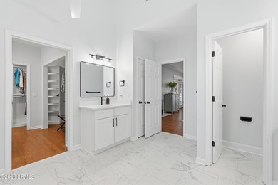 Ooo la la! Newly Renovated, Open Concept and a SHOW STOPPER! - photo 27