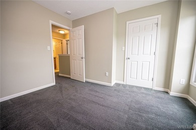 Welcome to 45 Sunset Creek Drive in West Seneca! This spacious - photo 27