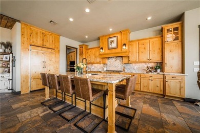 Stunning 40-acre one-of-a-kind equestrian estate with panoramic - photo 7