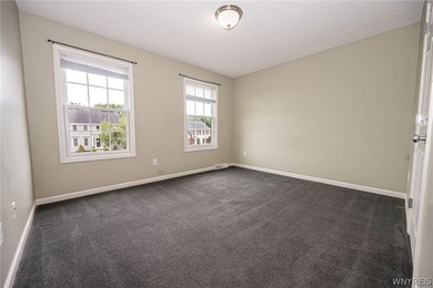 Welcome to 45 Sunset Creek Drive in West Seneca! This spacious - photo 29