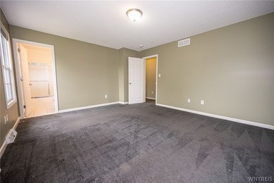 Welcome to 45 Sunset Creek Drive in West Seneca! This spacious - photo 34