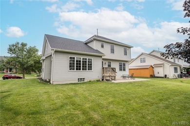 Welcome to 45 Sunset Creek Drive in West Seneca! This spacious - photo 43