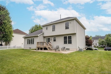 Welcome to 45 Sunset Creek Drive in West Seneca! This spacious - photo 44