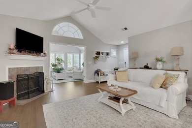 Beautifully updated and completely turnkey ranch home in the - photo 5