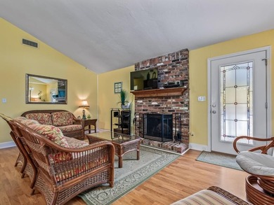 This beautiful beach house is being sold furnished, ready for - photo 12