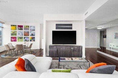Experience penthouse living in the John Ross with this fully - photo 18