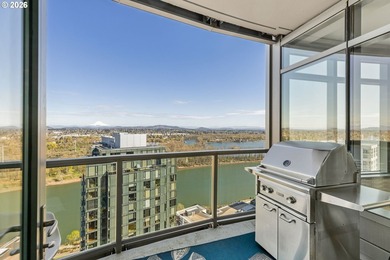 Experience penthouse living in the John Ross with this fully - photo 32