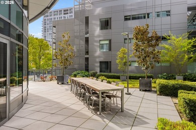 Experience penthouse living in the John Ross with this fully - photo 35