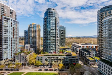 Experience penthouse living in the John Ross with this fully - photo 38