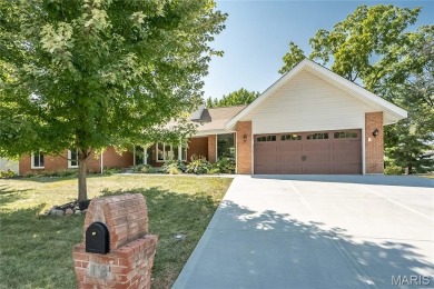 Lake Saint Louis Home Active Under Contract in Lake Saint Louis Missouri