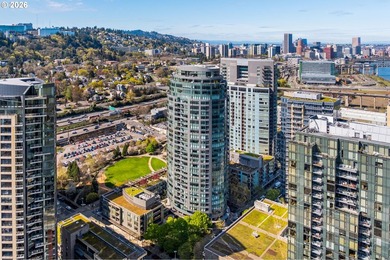 Experience penthouse living in the John Ross with this fully - photo 41