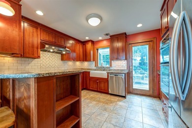 Enjoy breathtaking views overlooking Huntington Bay from this - photo 13