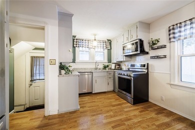 Welcome to 98 Wimbledon Road, where timeless architecture - photo 16