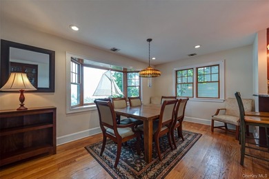 Enjoy breathtaking views overlooking Huntington Bay from this - photo 16