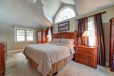 Enjoy breathtaking views overlooking Huntington Bay from this - photo 18