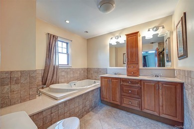 Enjoy breathtaking views overlooking Huntington Bay from this - photo 22