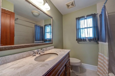 Enjoy breathtaking views overlooking Huntington Bay from this - photo 23