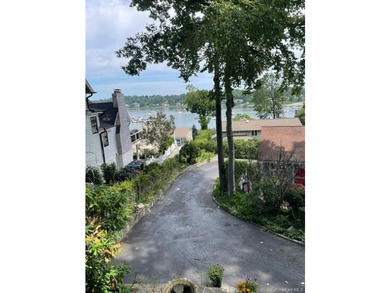 Enjoy breathtaking views overlooking Huntington Bay from this - photo 34