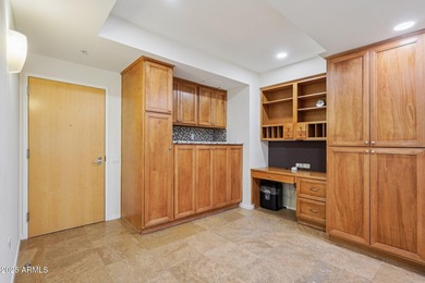 Welcome to this lovely interior facing Optima Camelview 2