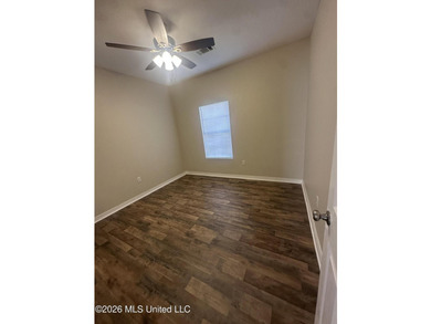 Welcome home to this beautiful 3-bedroom, 2-bath residence - photo 11