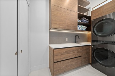 Experience unparalleled modern waterfront luxury in prestigious - photo 14