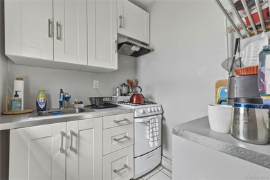 Welcome to 977 Lorimer St., a pre-war corner property on a - photo 20