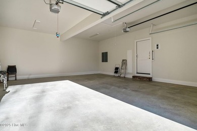 Luxury, easy living and value combine in this like-new custom - photo 32