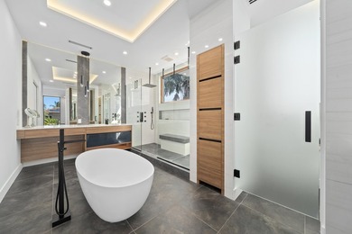 Experience unparalleled modern waterfront luxury in prestigious - photo 36