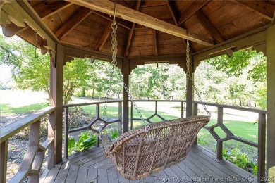 Welcome to 88 Traceway, a spacious all-brick, single-story - photo 45