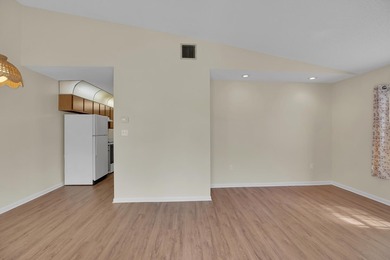MOVE IN CONDITION! All appliances including full size - photo 9
