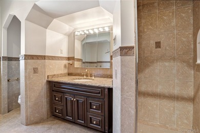 Welcome home to this beautiful Wolosoff Brothers Townhome on - photo 26